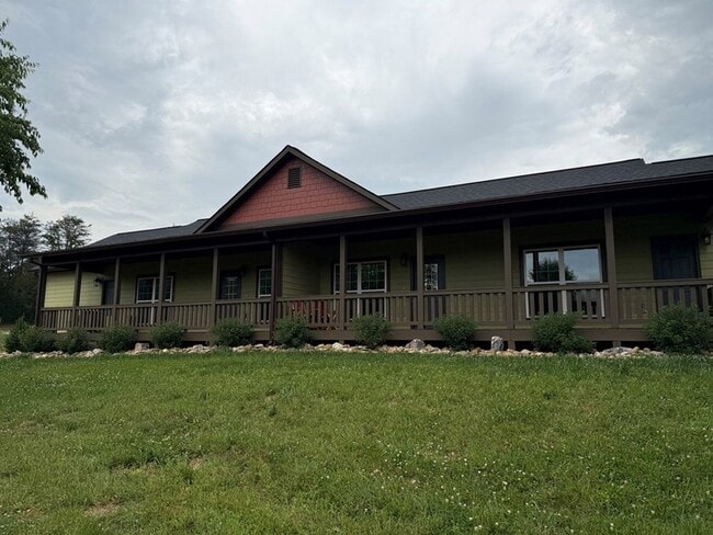 Building Photo - 124 Happy Family Rd