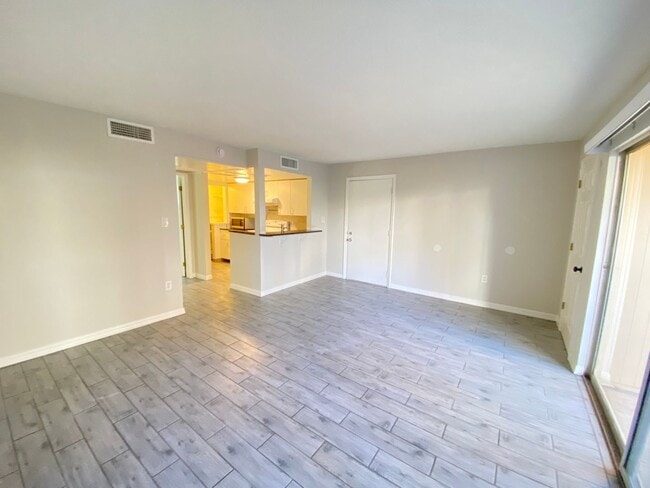 Building Photo - 608 Orange Dr