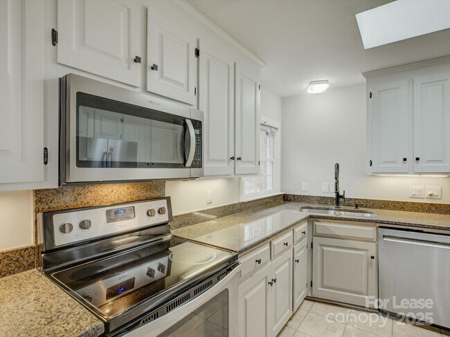 Building Photo - 6219 Colchester Pl