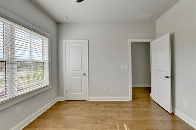 Building Photo - 4536 Molder Dr