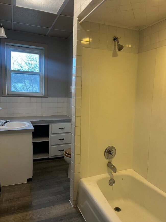 Building Photo - 625 Chestnut St