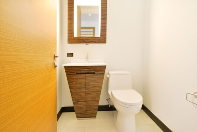 Building Photo - Waldorf Astoria 3501-Strip/City/Mtn Views ...