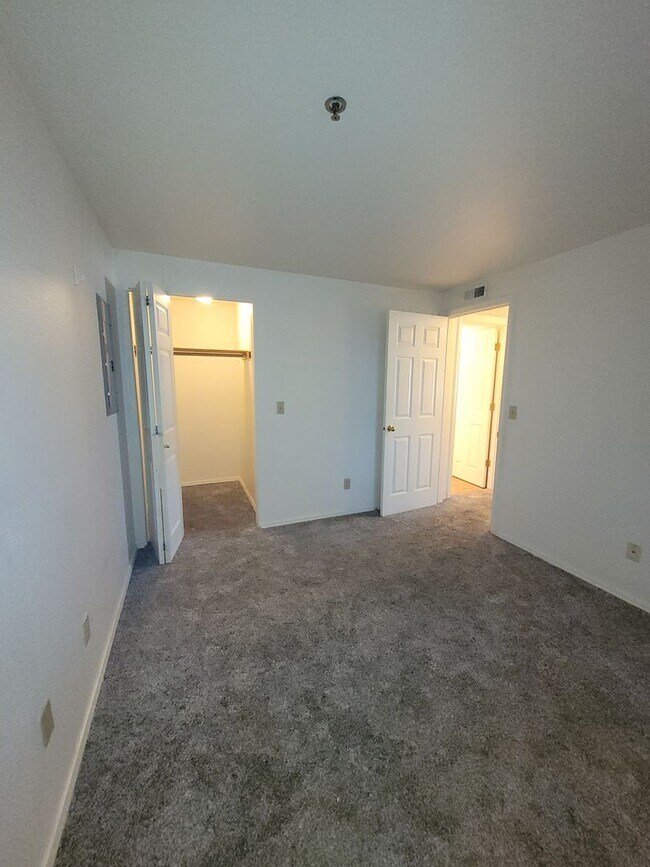 Building Photo - Waterfront Condo