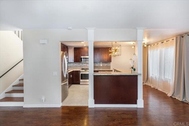 Building Photo - 1640 Maple Dr