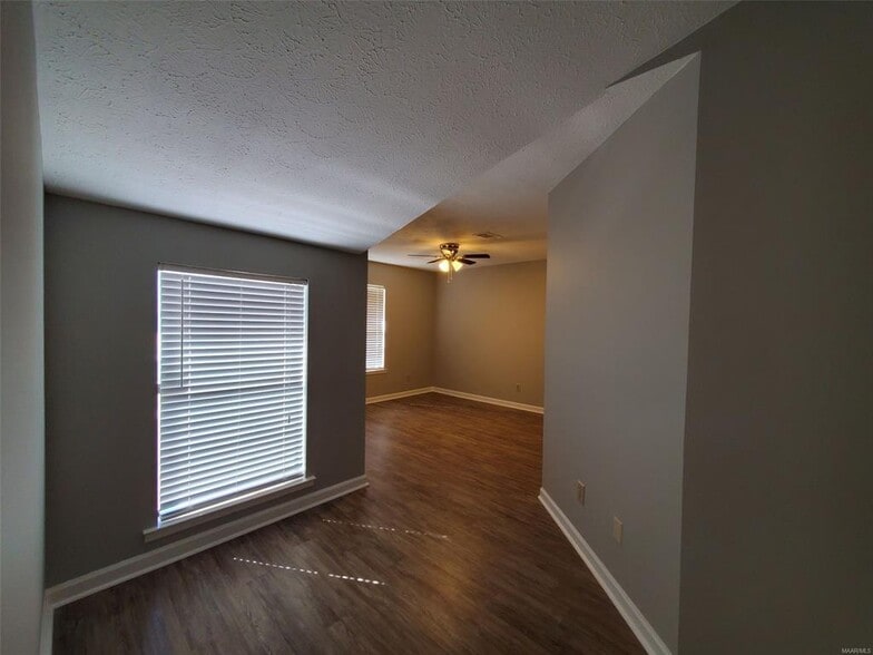 Building Photo - 5951 Carmel Dr