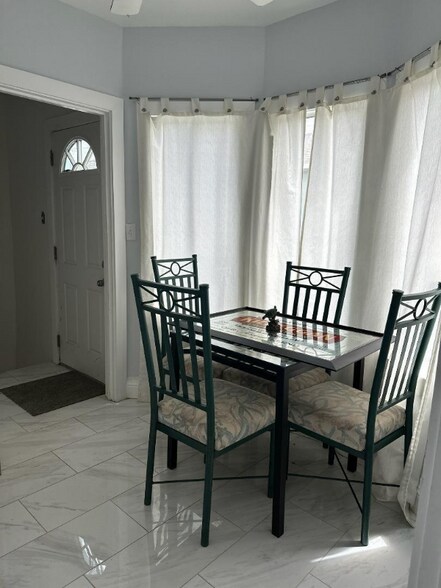 Building Photo - 1165 Holloway Ave