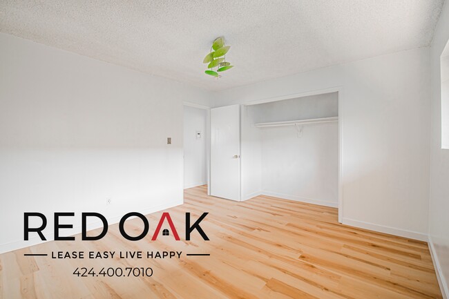 Building Photo - 401 Raymond Ave