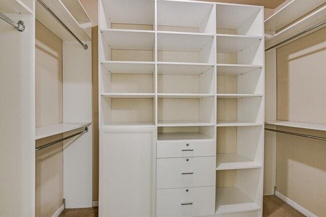 Building Photo - 14209 Marathon Rd