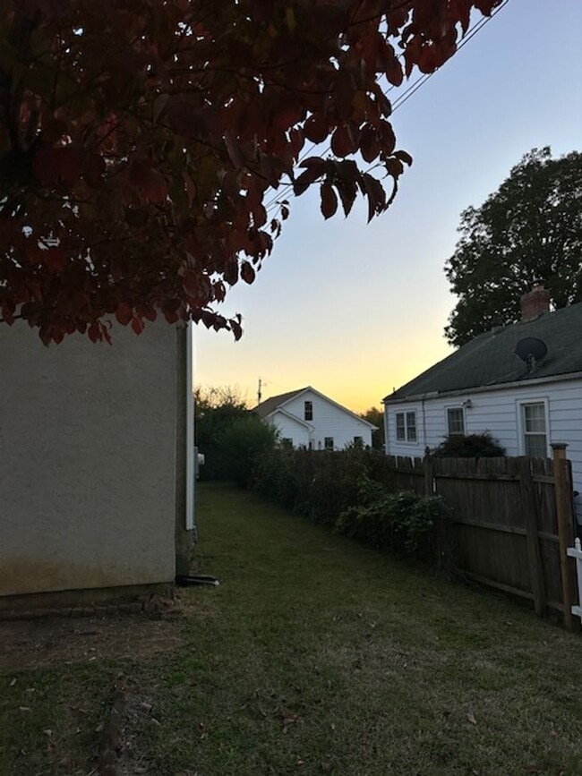 Building Photo - JP - Early