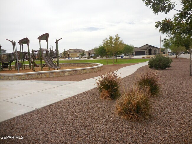 Building Photo - 12125 Mesquite River Dr