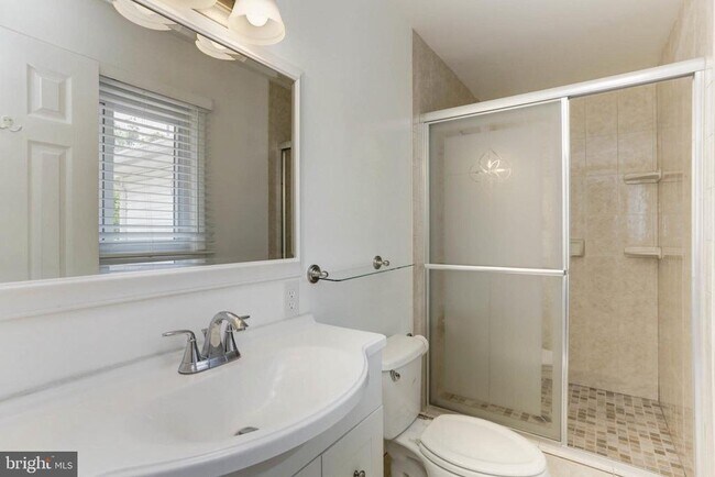 Building Photo - 11821 Charen Ln