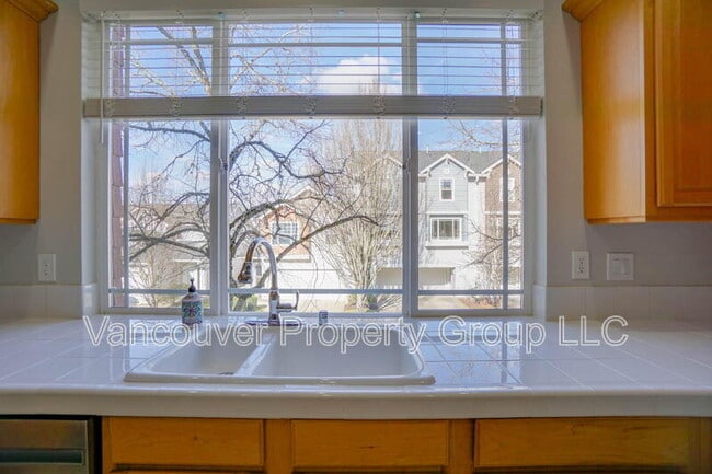 Building Photo - 8717 NE 17th St