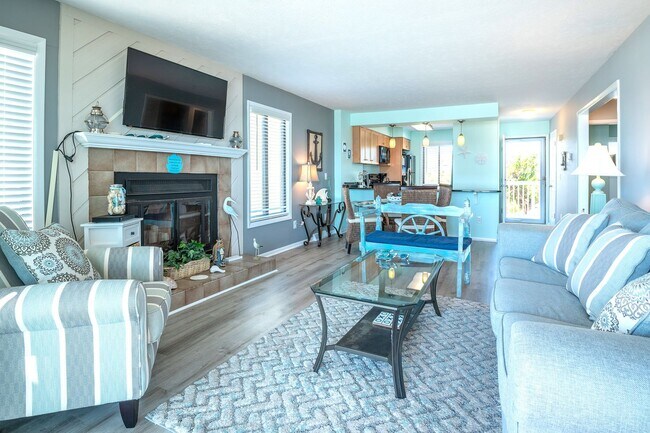 Building Photo - PERFECT "WORK FROM HOME" LOCATION ONLY DEC-JANUARY LEFT