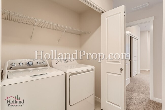 Building Photo - 15974 NW Hosmer Ln