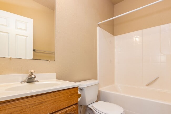 Building Photo - 3 Bed Room 2 Bath No Garage No Carport
