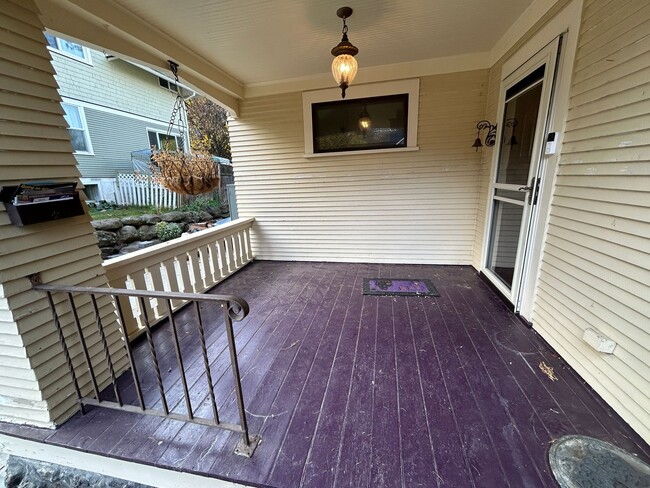 Building Photo - Charming South Hill Craftsman