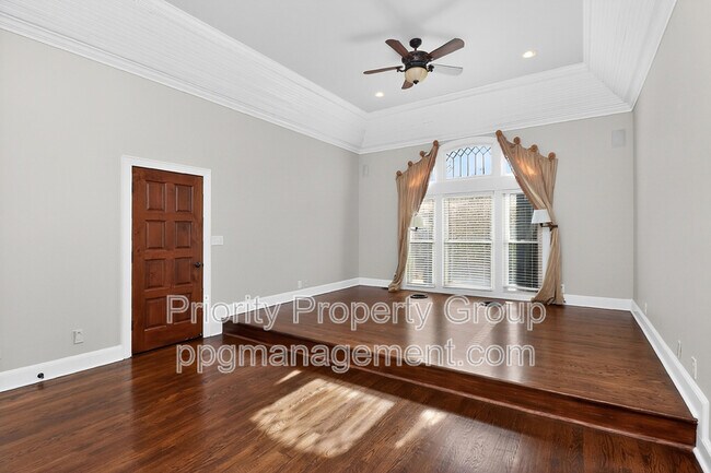 Building Photo - 16205 Riverpointe Dr