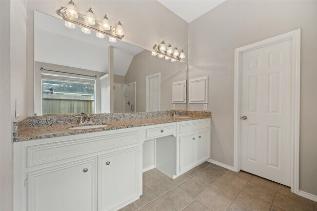 Building Photo - 8415 Trophy Pl Dr