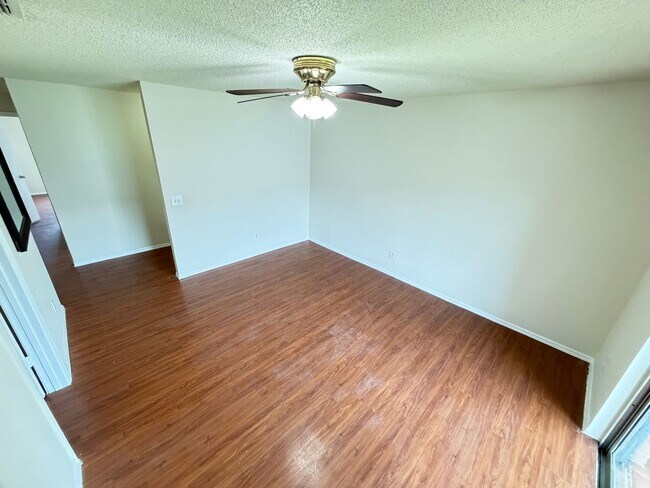Building Photo - PRICE DROP! Orlando: 2BD/ 2BA - A Bright, Comfortable Home Designed for Everyday Living! WASHER &...