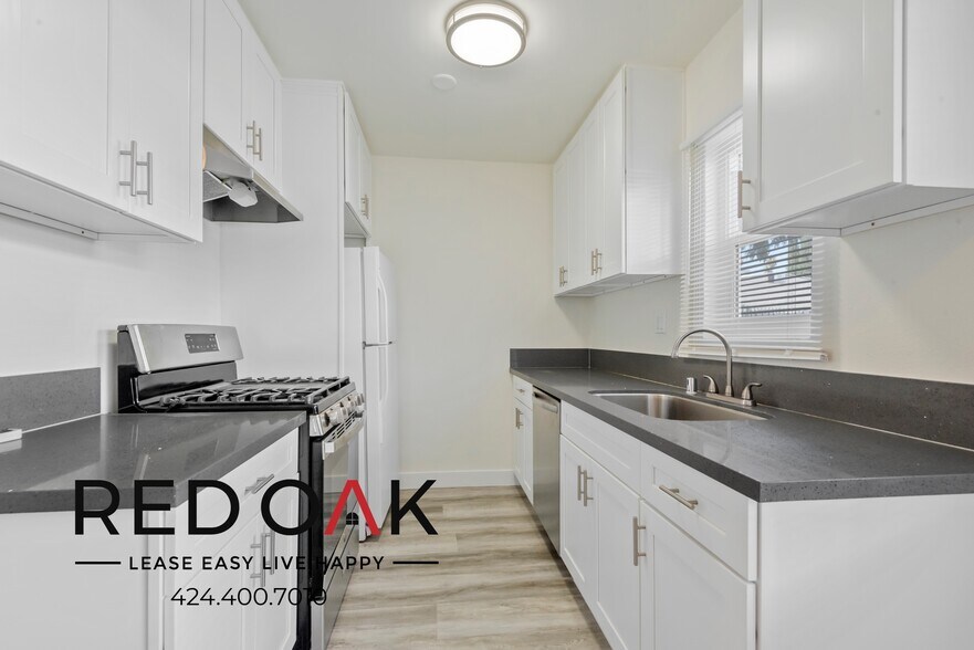 Building Photo - 14766 Delano St