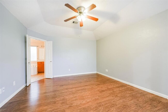 Building Photo - 13247 Gardnerville St
