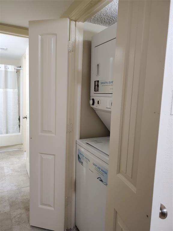 Building Photo - 12235 Sandpiper Dr