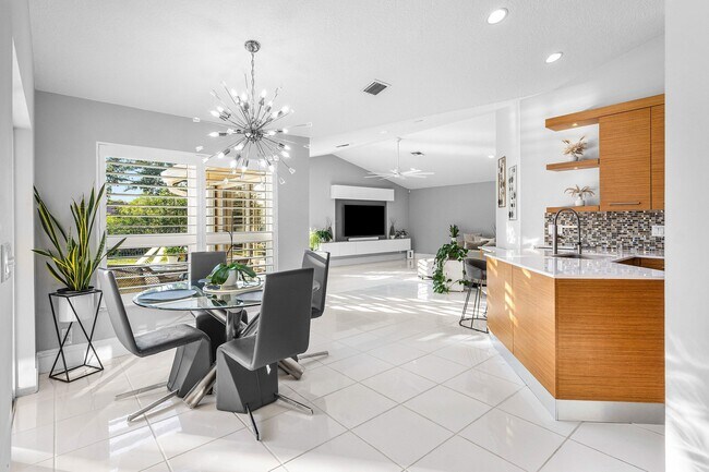 Building Photo - 20376 Hacienda Ct