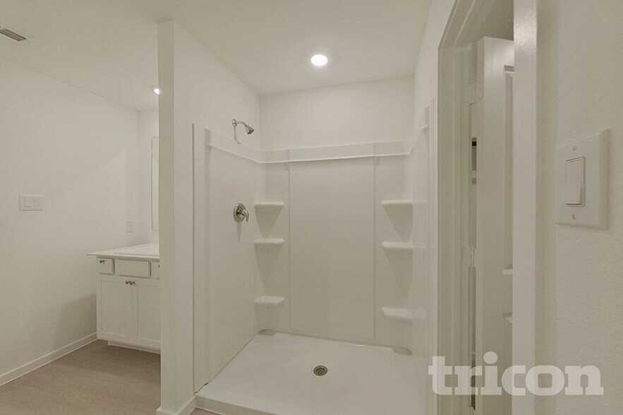 Building Photo - 834 Ginkgo Wy