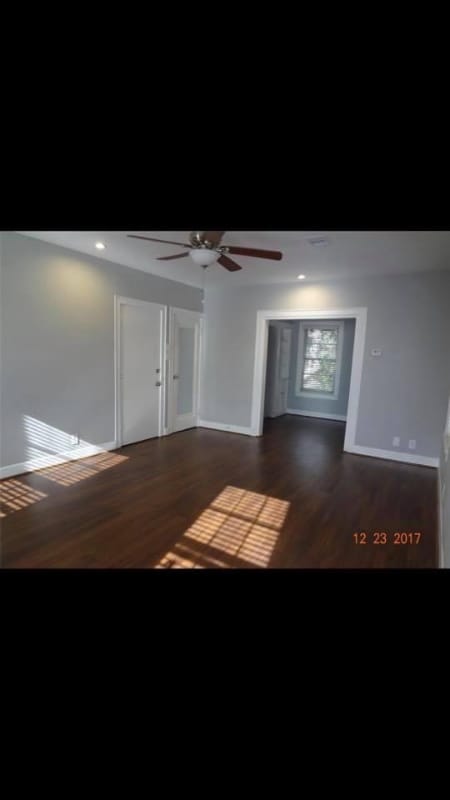 Building Photo - 914 20th St