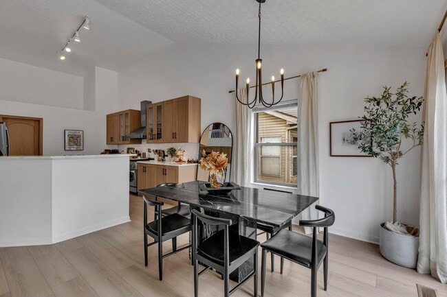 Building Photo - 2639 Berber St