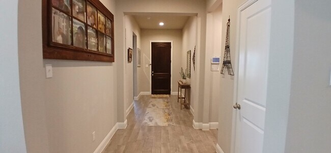 Building Photo - Bright & Open 3-Bedroom Home in Sought-Aft...