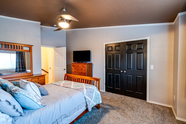 Building Photo - 4759 Iron Horse Villas Point