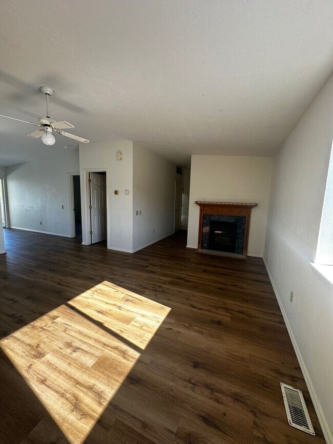 Building Photo - 43 N 25th Ave