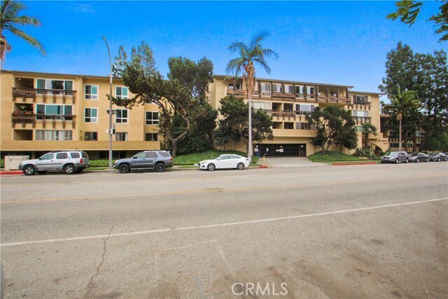 Building Photo - 6250 Buckingham Pkwy
