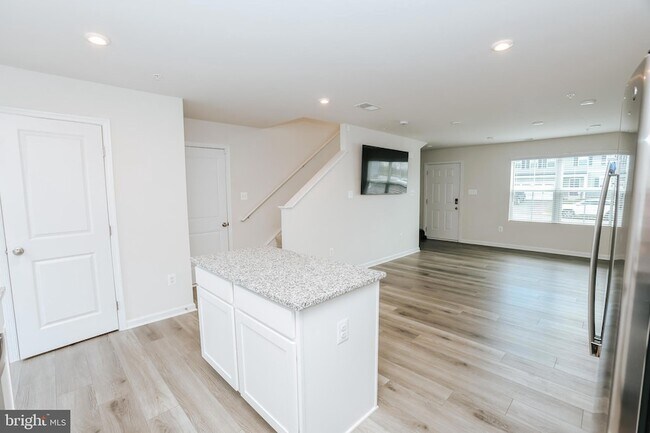 Building Photo - 118 Charlotte St