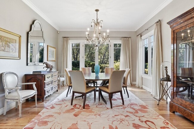 Building Photo - Stunning 4Bed/5bath Home in Kentfield