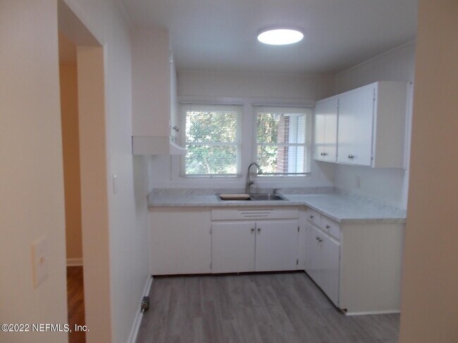 Building Photo - 5738 Cruz Rd