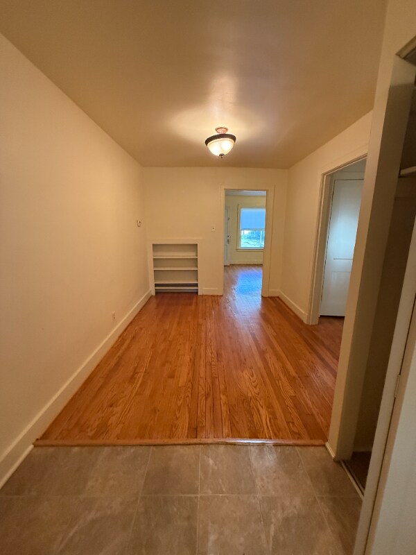 Building Photo - 118 1/2 Kennedy Ave