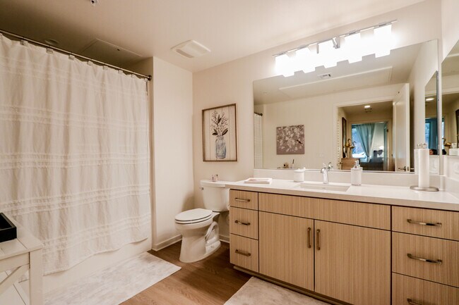 Building Photo - 7154 Miramonte