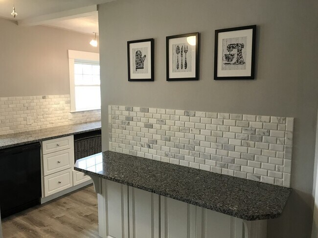 Building Photo - 11 Batchelder St