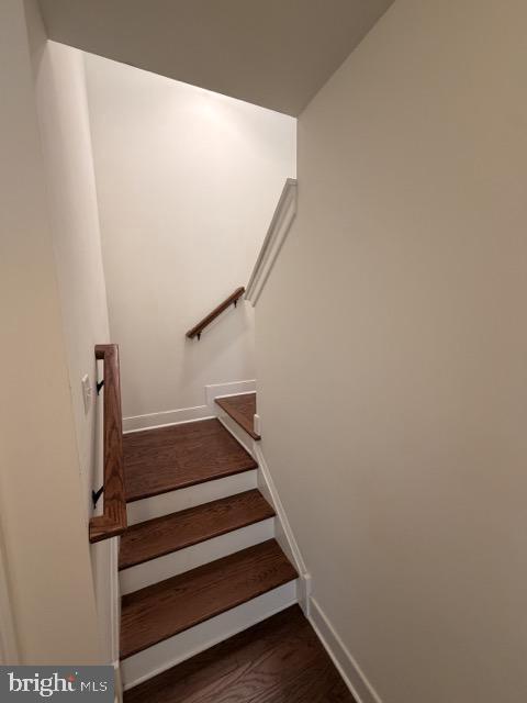 Building Photo - 624 D St