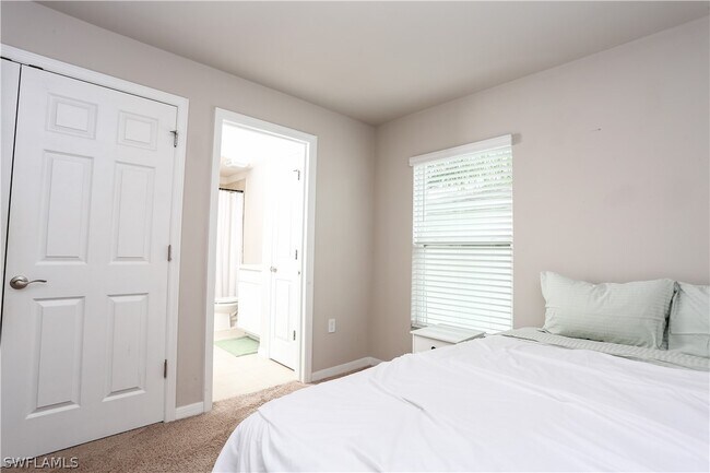 Building Photo - 15026 Wildflower Cir