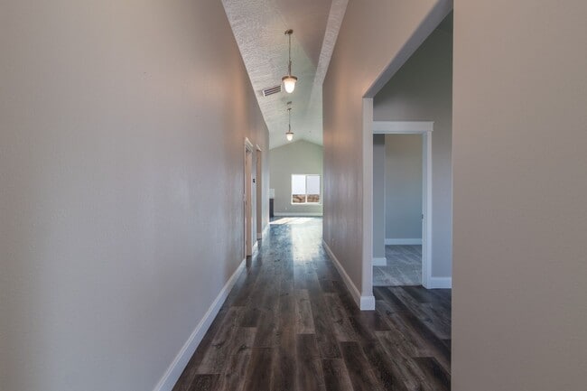 Building Photo - 3 Bed 2 Bath Single Level Morning Side Val...