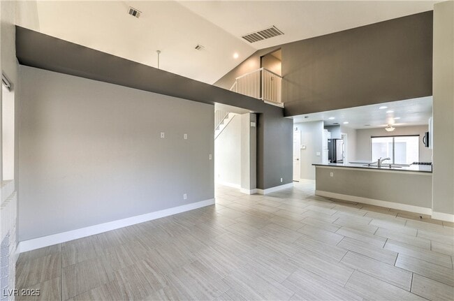 Building Photo - 20 Fantasia Ln