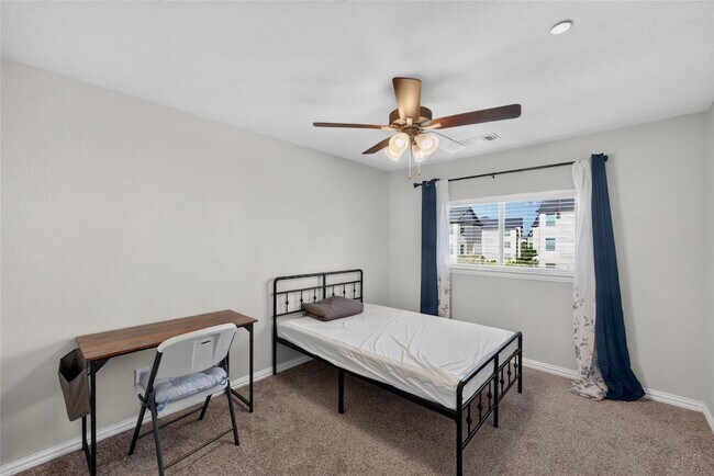 Building Photo - 3533 Cricket Dr