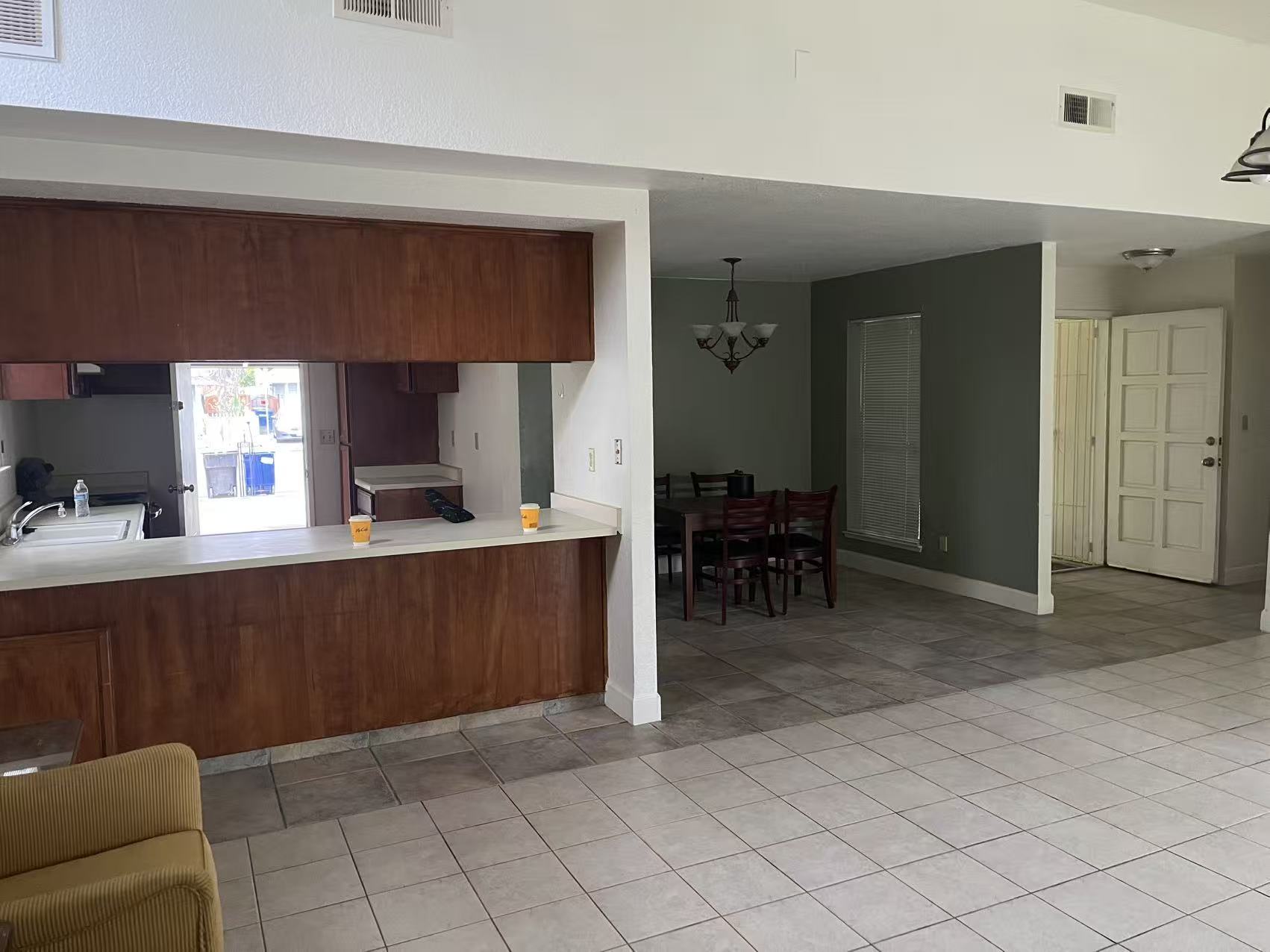 Building Photo - 2825 Woodland Ave