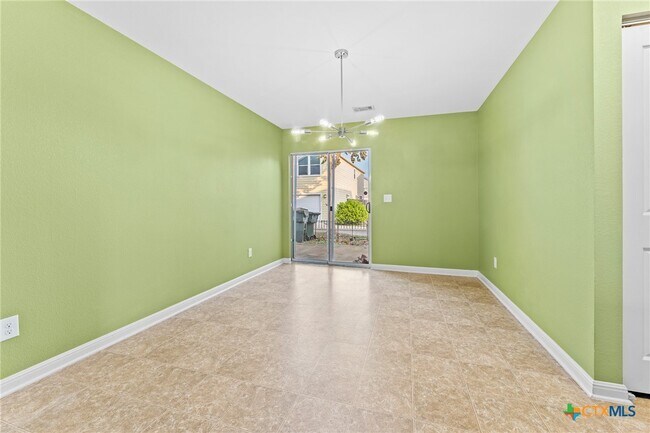 Building Photo - 320 Trestle Tree