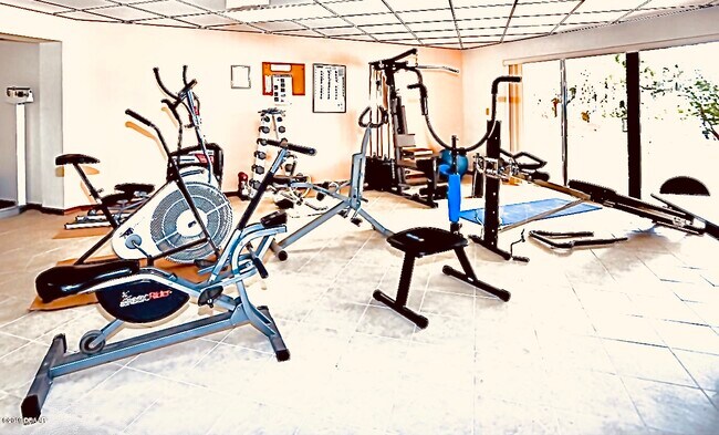 Building Photo - 944 Peninsula S Dr