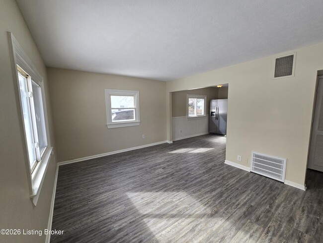 Building Photo - 214 Alpha Ave