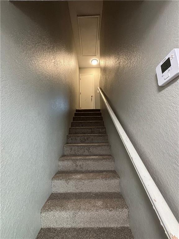 Building Photo - 1368 E Sequoyah Ct